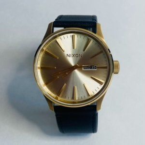 Nixon Sentry Leather 42 MM Gold Black